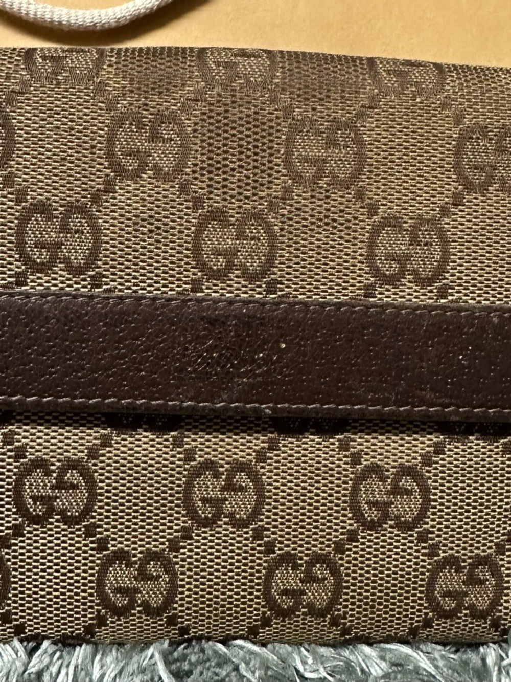 Cartera Gucci color cafe